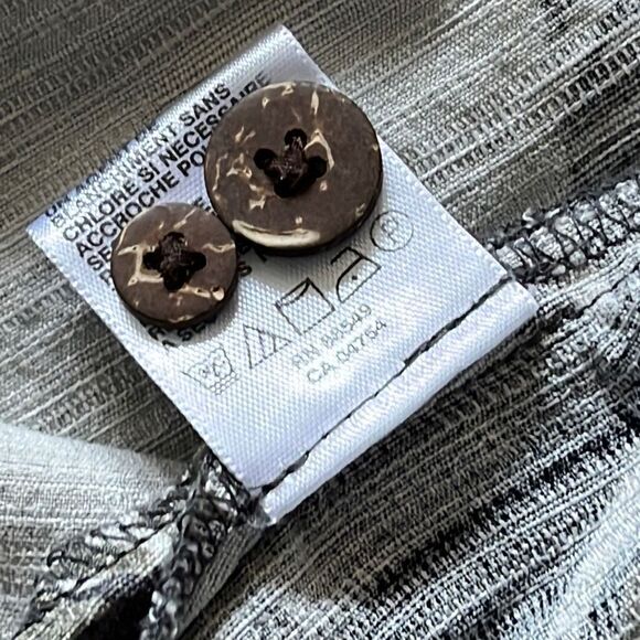 Tommy Bahama Silk Tropical Leafy Pattern Button Up Sz. M - Picture 8 of 9